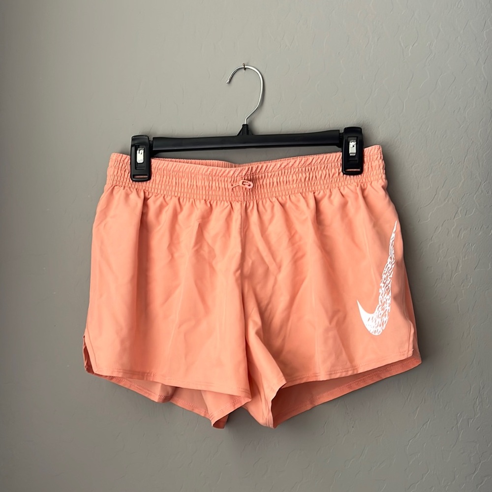Women’s Nike Dri-Fit Swoosh Mid-Rise Brief-Lined Running Shorts Size Small